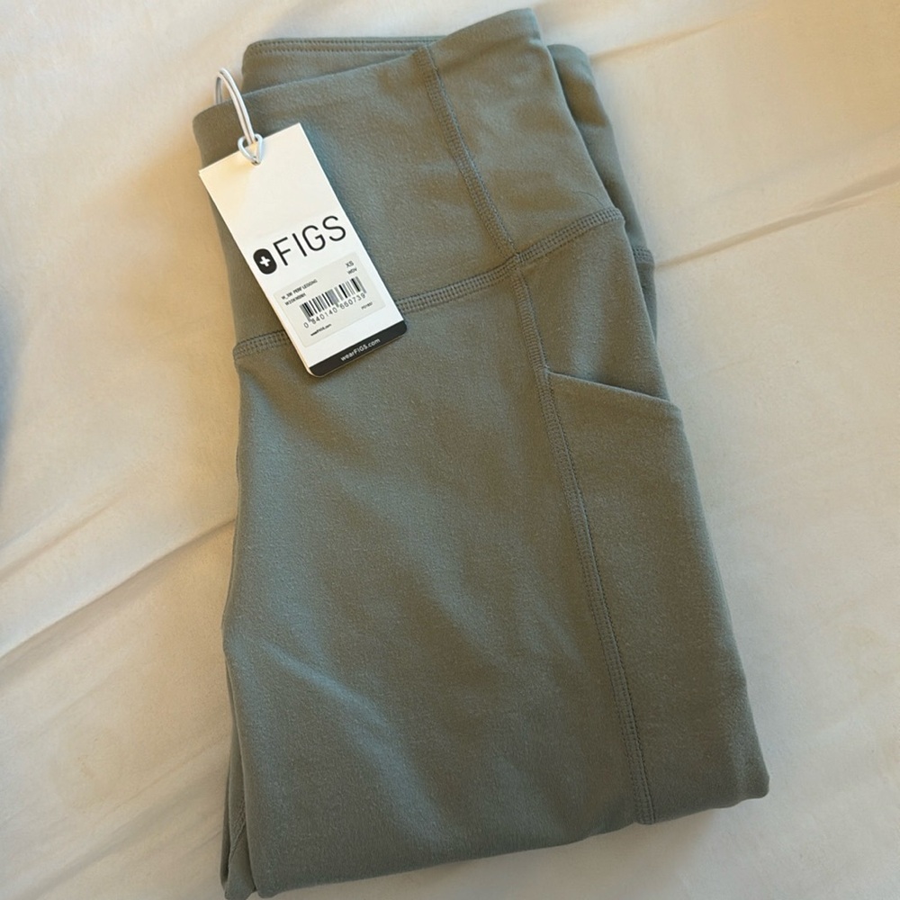 FIGS Women's 300 Performance Leggings IN Wild Dove